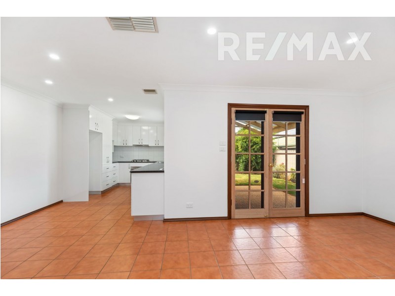 2/2 Lachlan Place, Tatton NSW 2650