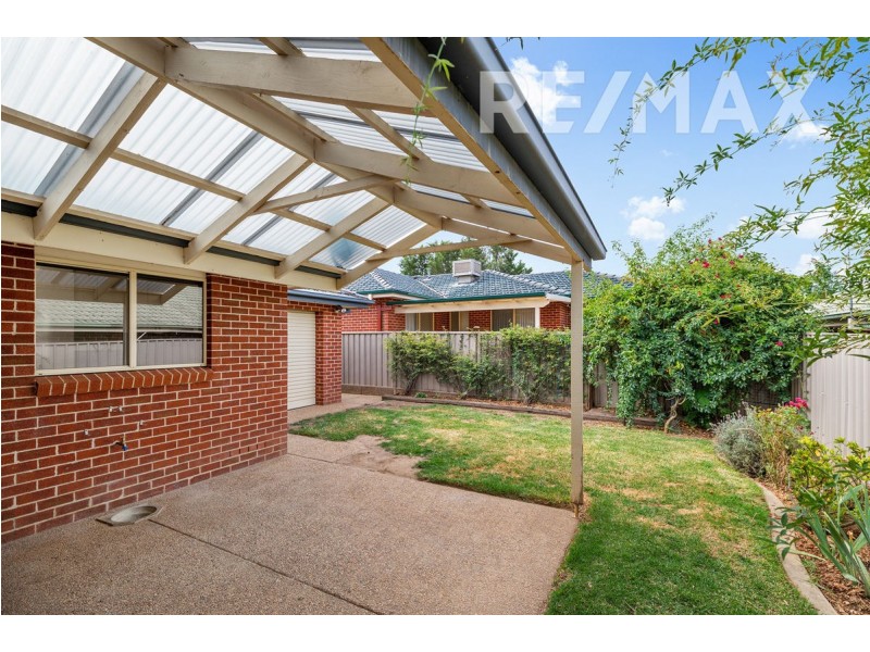 2/2 Lachlan Place, Tatton NSW 2650