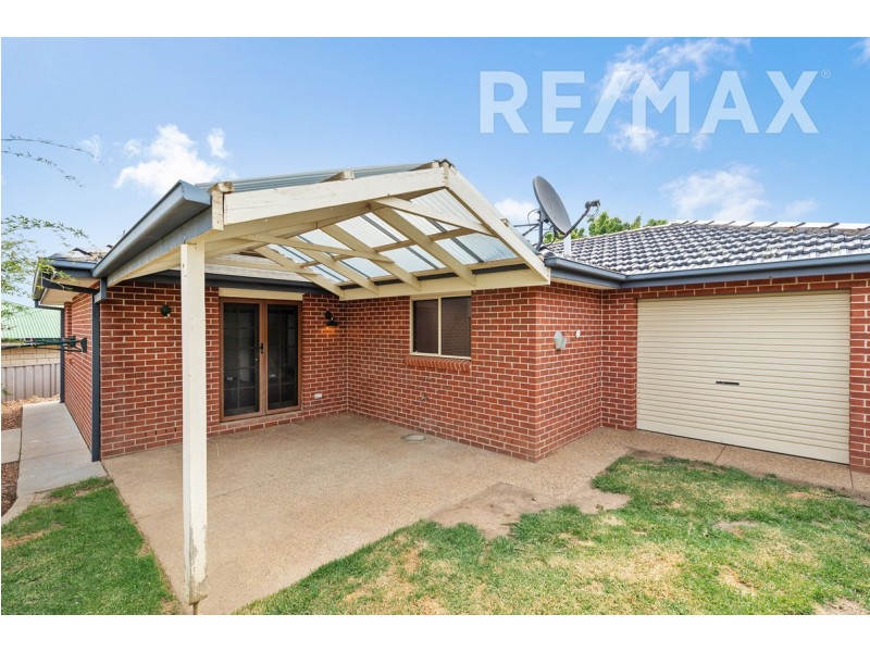 2/2 Lachlan Place, Tatton NSW 2650
