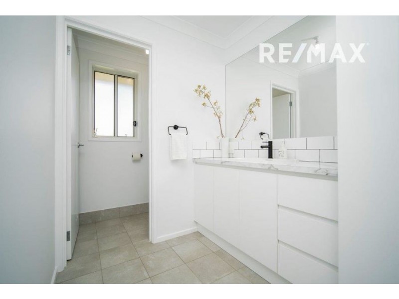 9 Gallop Avenue, Turvey Park NSW 2650