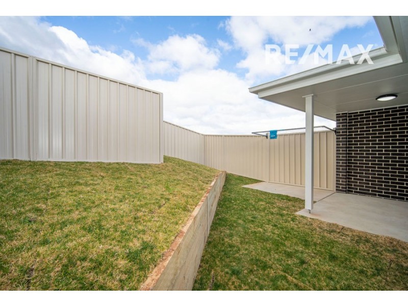 1/1 Ronald Street, Gobbagombalin NSW 2650