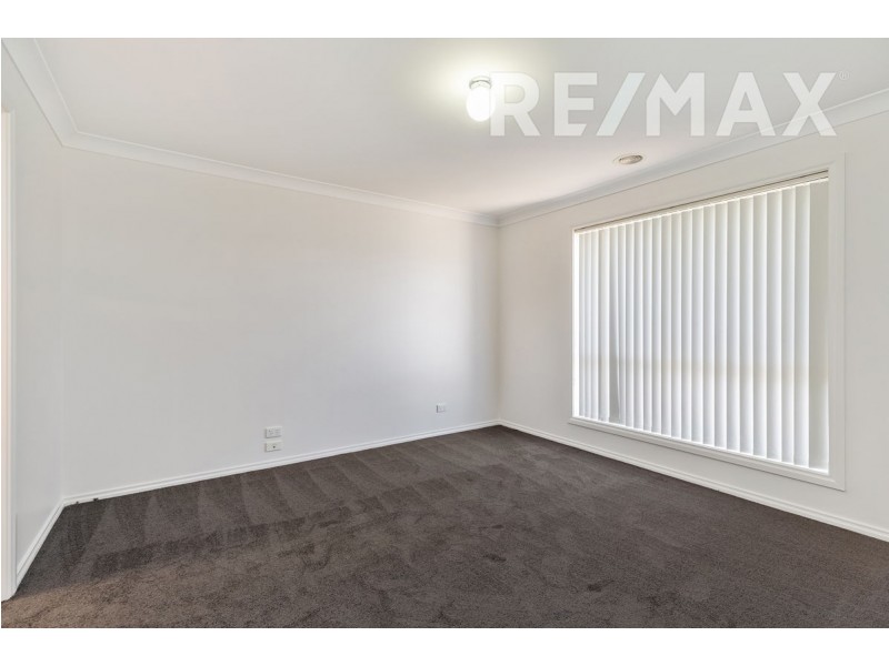 9 Illeura Road, Bourkelands NSW 2650