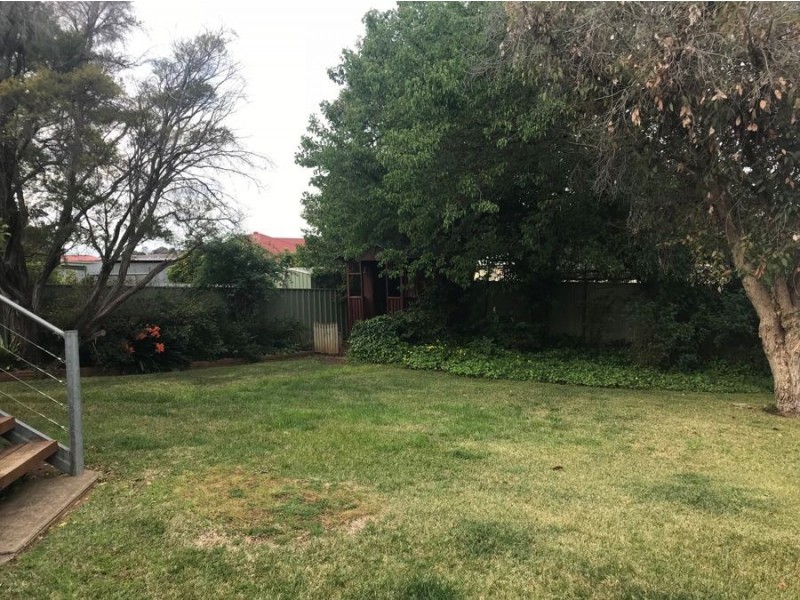 39 Grove Street, Kooringal NSW 2650