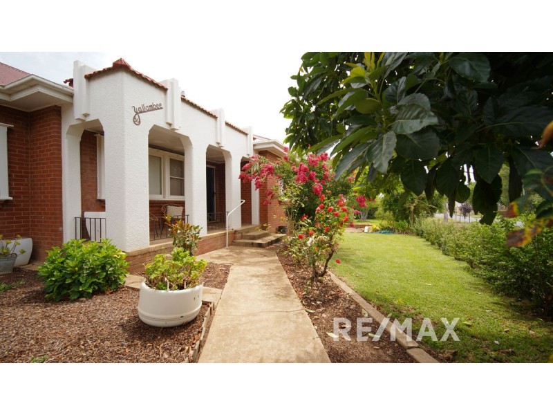 56 Blamey Street, Turvey Park NSW 2650