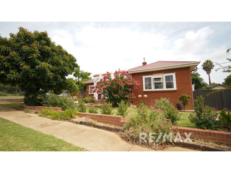 56 Blamey Street, Turvey Park NSW 2650