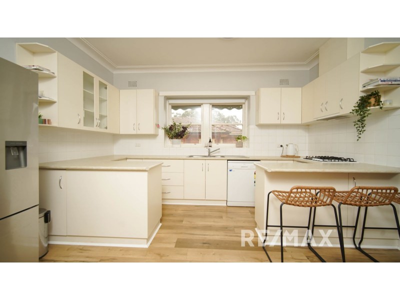 56 Blamey Street, Turvey Park NSW 2650