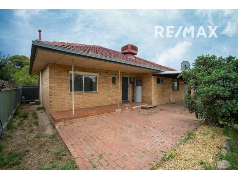 65 Main Street, Lake Albert NSW 2650