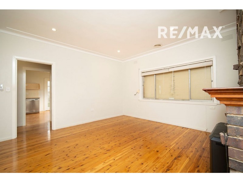 65 Main Street, Lake Albert NSW 2650
