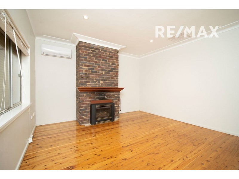 65 Main Street, Lake Albert NSW 2650