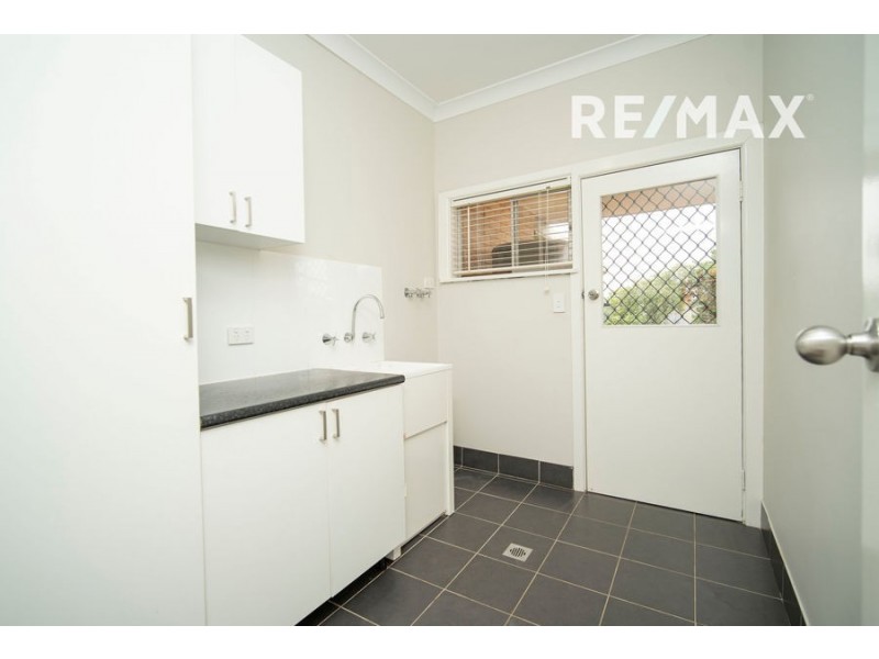 65 Main Street, Lake Albert NSW 2650