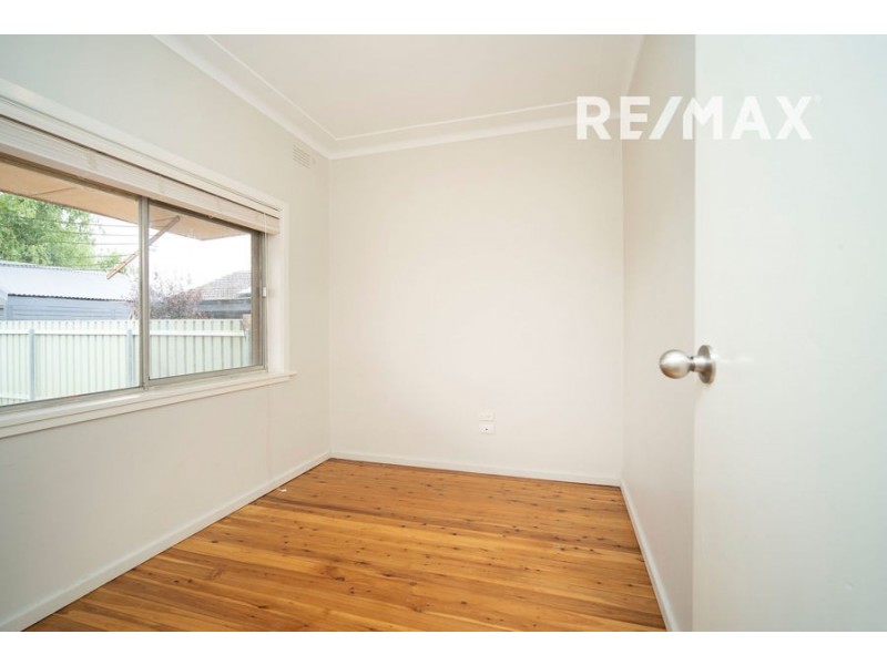 65 Main Street, Lake Albert NSW 2650