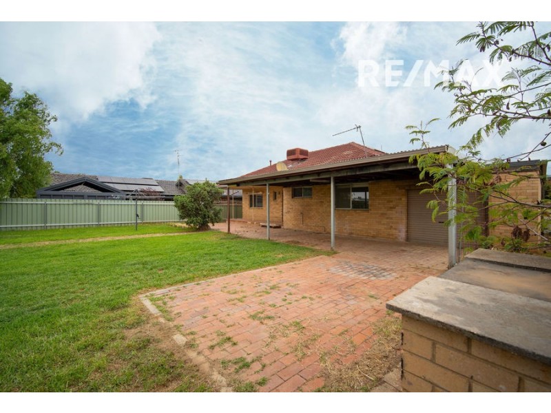 65 Main Street, Lake Albert NSW 2650