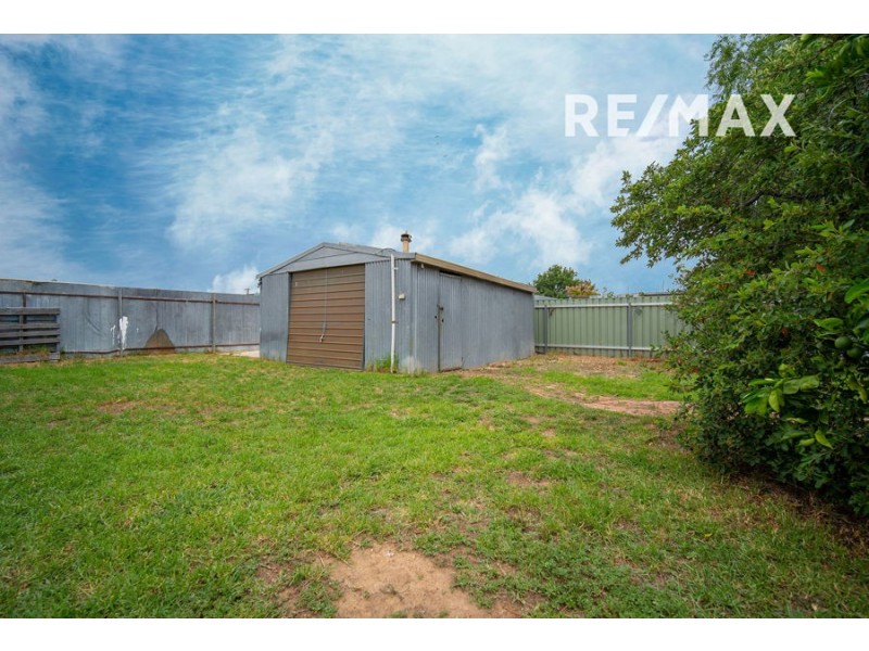 65 Main Street, Lake Albert NSW 2650