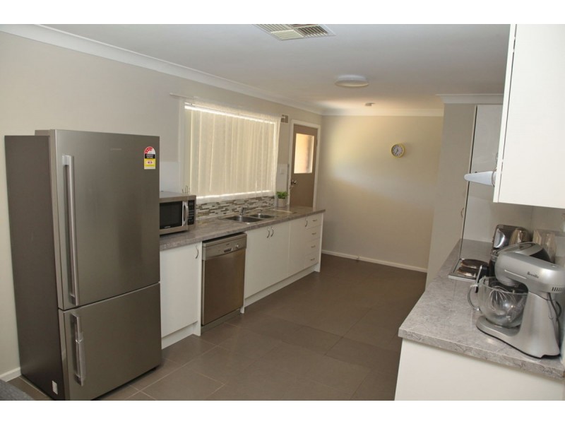 21 Coyne Street, Mount Austin NSW 2650