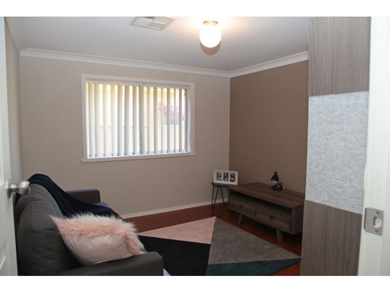 21 Coyne Street, Mount Austin NSW 2650