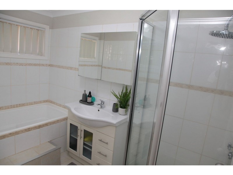 21 Coyne Street, Mount Austin NSW 2650