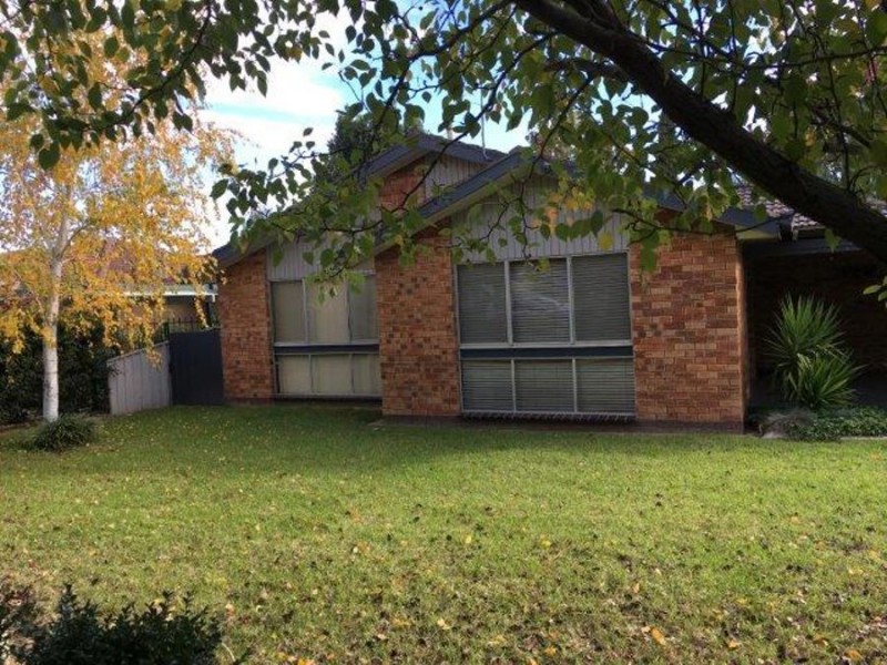 20 Main Street, Lake Albert NSW 2650