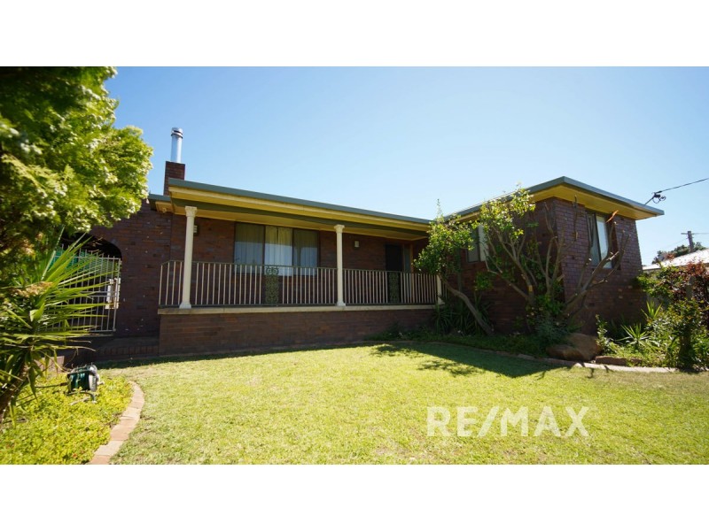 3 Condon Avenue, Mount Austin NSW 2650