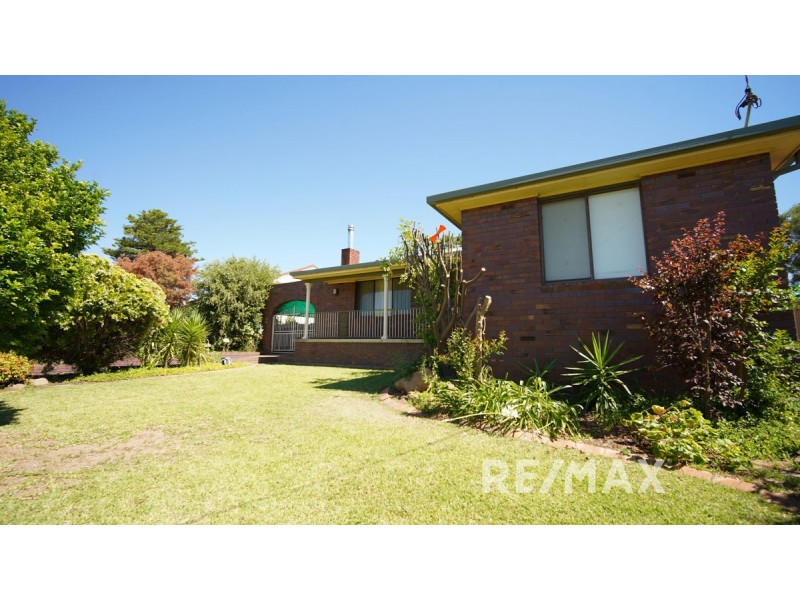 3 Condon Avenue, Mount Austin NSW 2650
