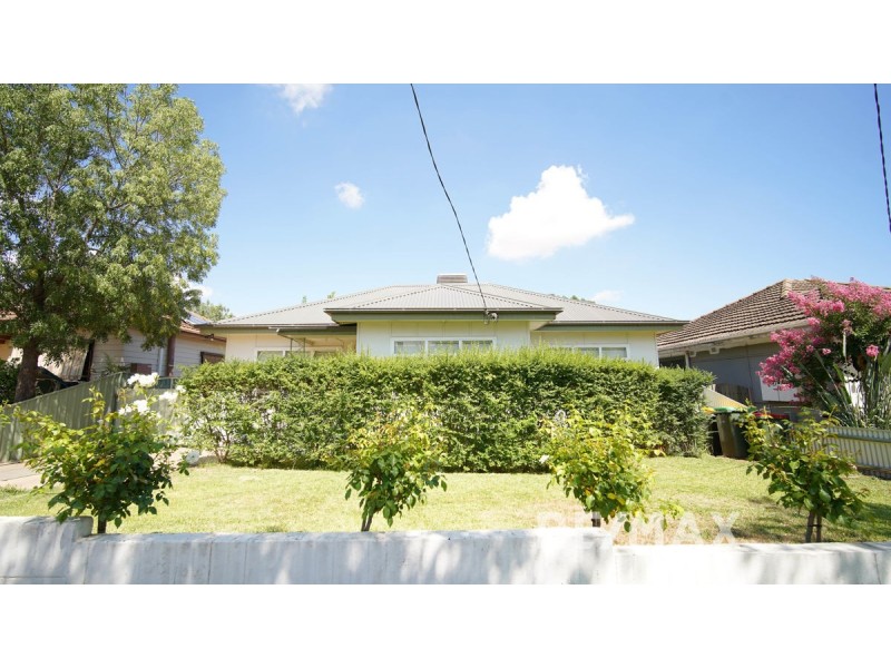16 Croaker Street, Turvey Park NSW 2650