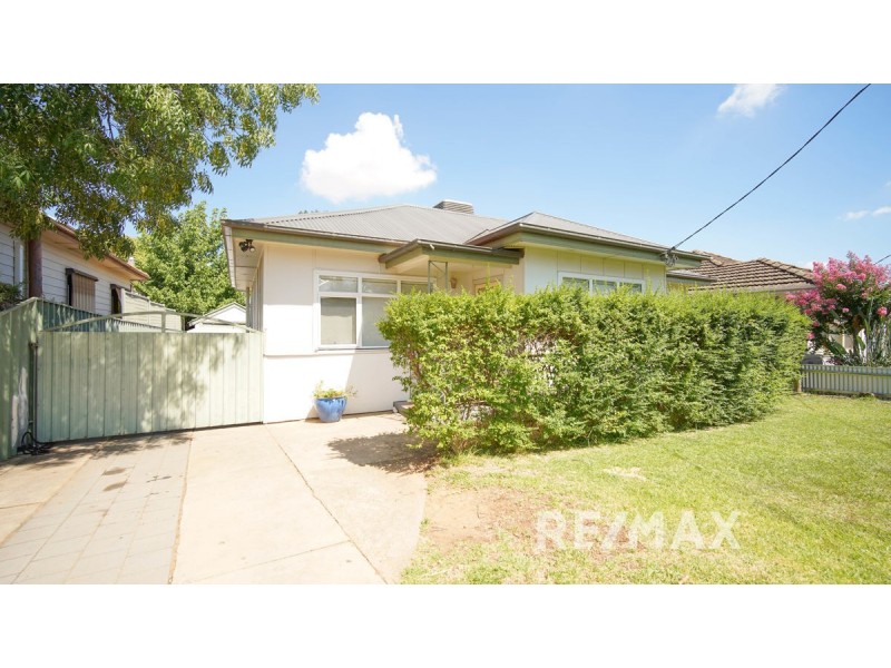 16 Croaker Street, Turvey Park NSW 2650
