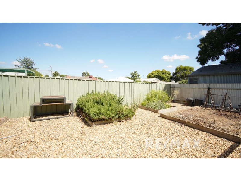 16 Croaker Street, Turvey Park NSW 2650