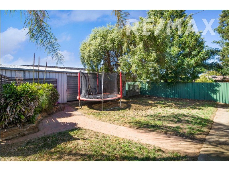 76 Huthwaite Street, Mount Austin NSW 2650