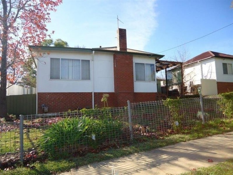 15 Bolger Avenue, Mount Austin NSW 2650