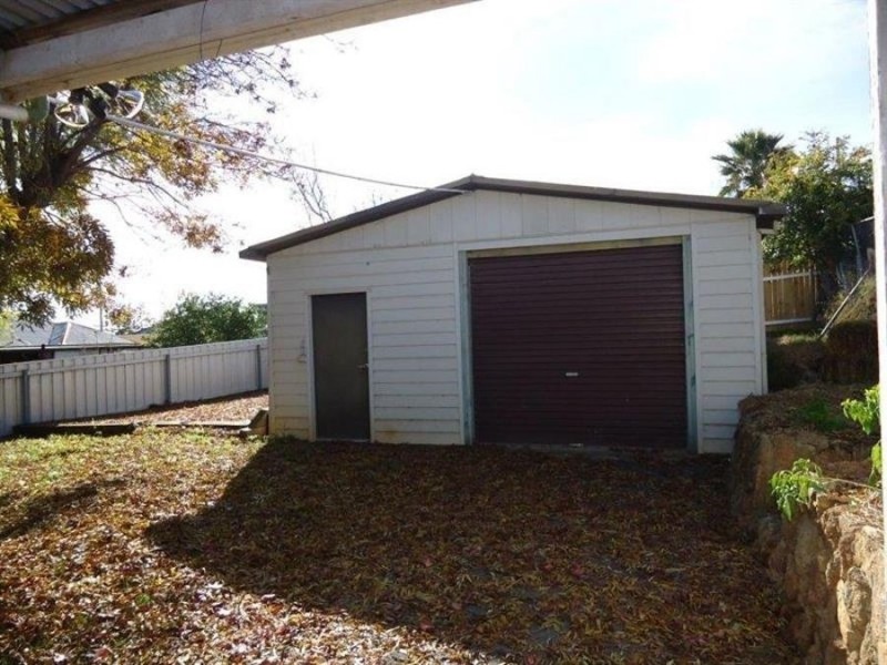 15 Bolger Avenue, Mount Austin NSW 2650