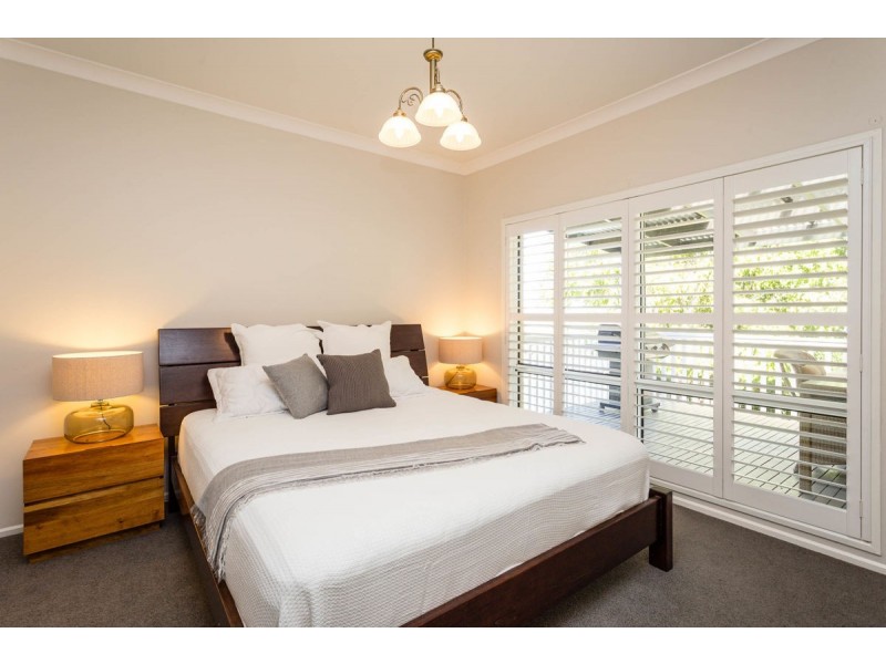 64 Simkin Crescent, Kooringal NSW 2650