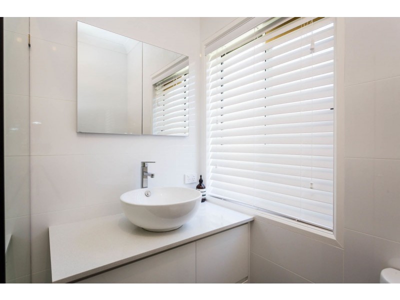 64 Simkin Crescent, Kooringal NSW 2650