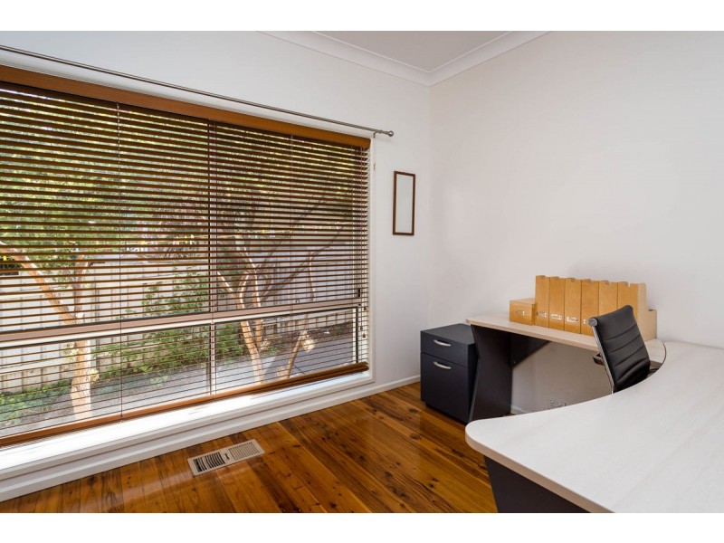 64 Simkin Crescent, Kooringal NSW 2650