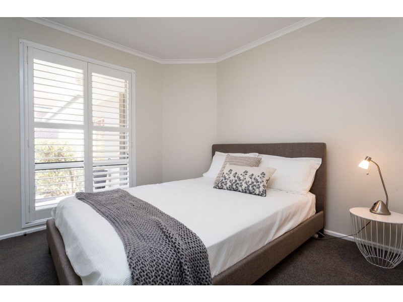 64 Simkin Crescent, Kooringal NSW 2650