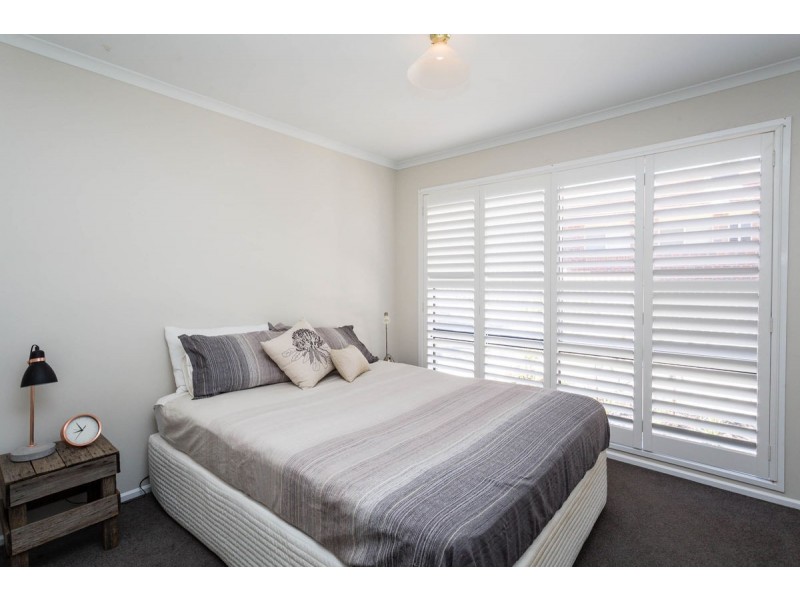 64 Simkin Crescent, Kooringal NSW 2650