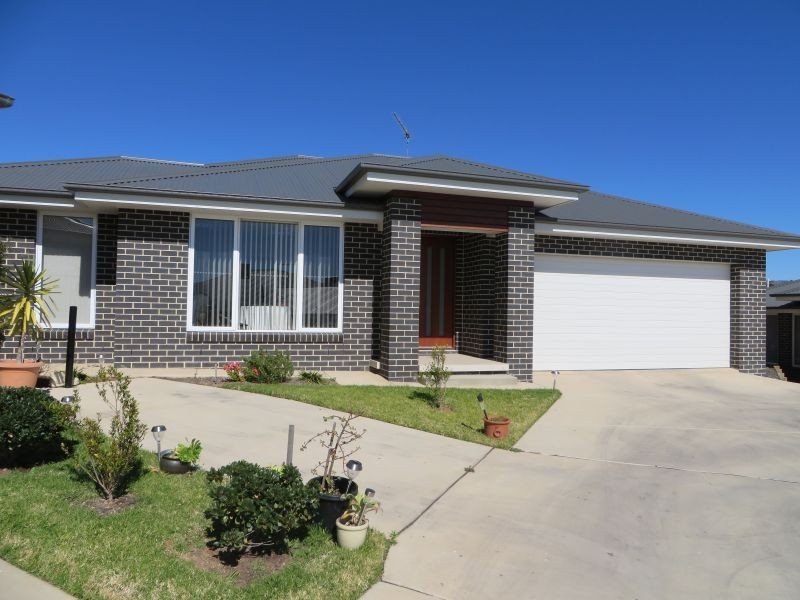 3/15 Murndal Place, Bourkelands NSW 2650