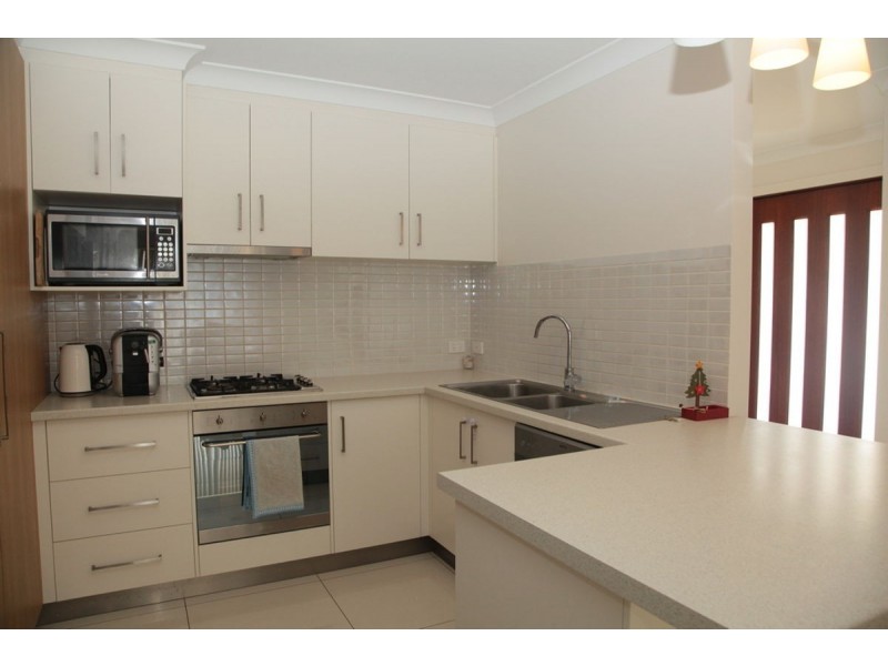3/15 Murndal Place, Bourkelands NSW 2650
