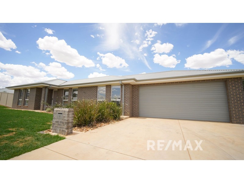 1 Goonawarra Street, Gobbagombalin NSW 2650