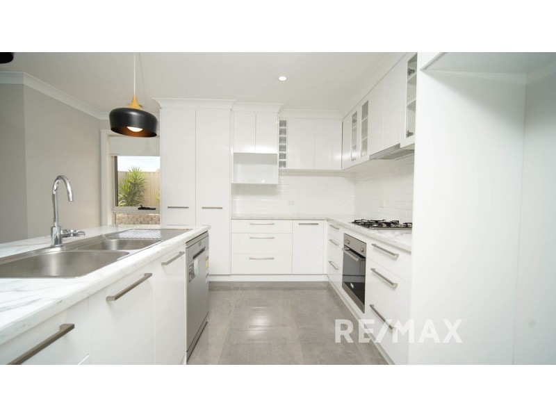 1 Goonawarra Street, Gobbagombalin NSW 2650