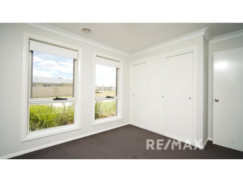 1 Goonawarra Street, Gobbagombalin NSW 2650