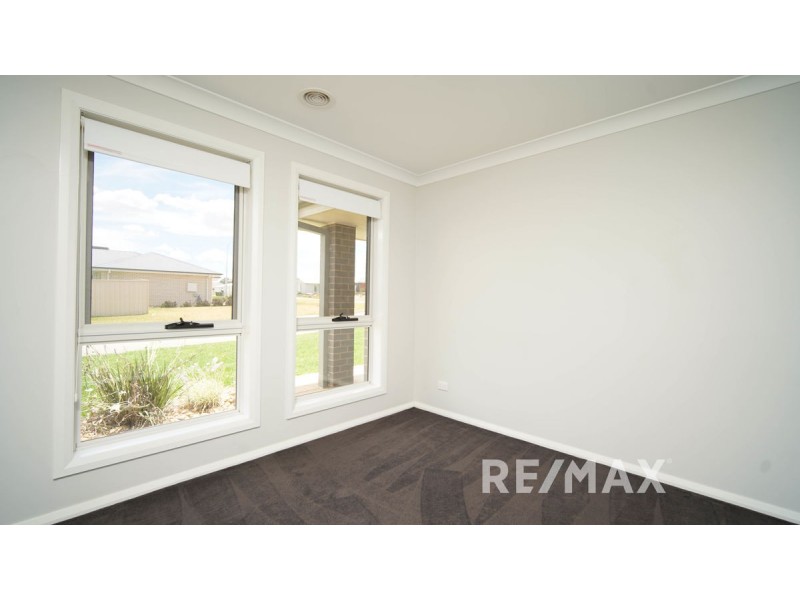 1 Goonawarra Street, Gobbagombalin NSW 2650