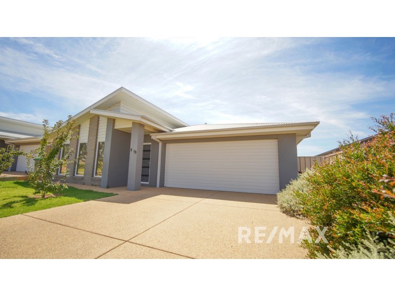 2/13 Cunjegong Loop, Gobbagombalin NSW 2650