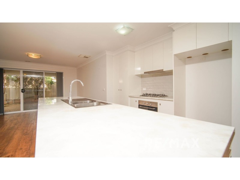 2/13 Cunjegong Loop, Gobbagombalin NSW 2650