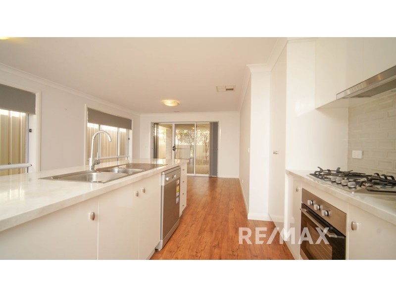 2/13 Cunjegong Loop, Gobbagombalin NSW 2650