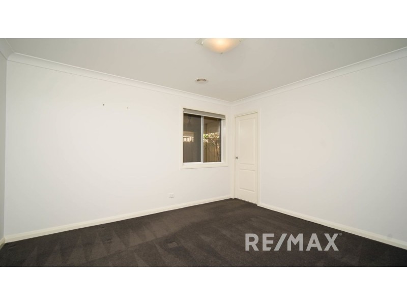 2/13 Cunjegong Loop, Gobbagombalin NSW 2650