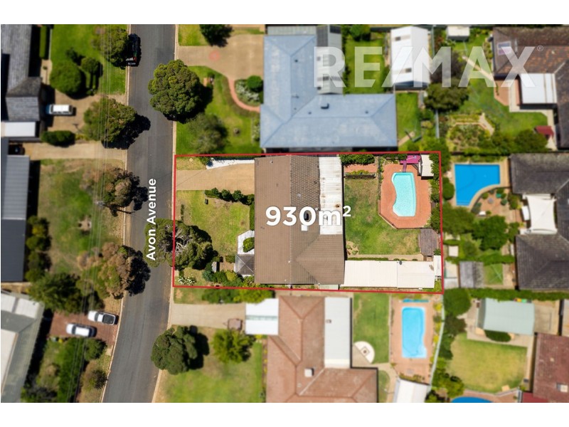 12 Avon Avenue, Lake Albert NSW 2650