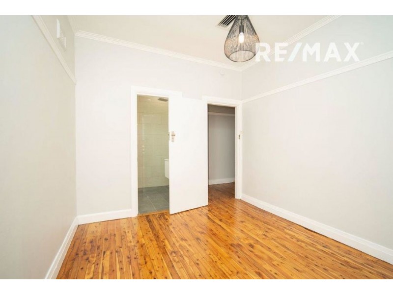 11 Heath Street, Turvey Park NSW 2650