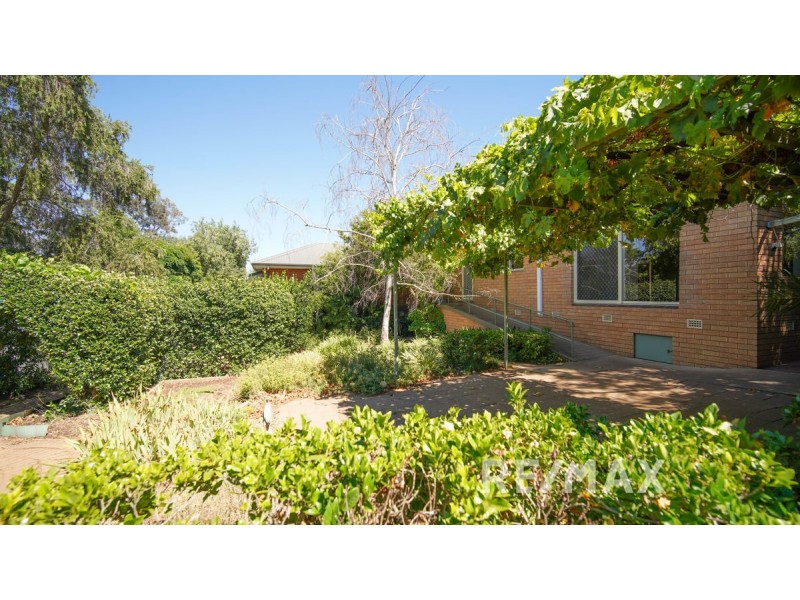28 Sunshine Avenue, Turvey Park NSW 2650