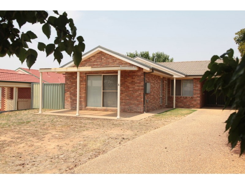 4 Clipper Way, Estella NSW 2650