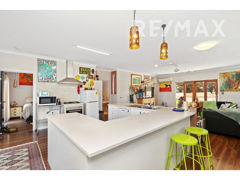 18 Bull Street, Currawarna NSW 2650