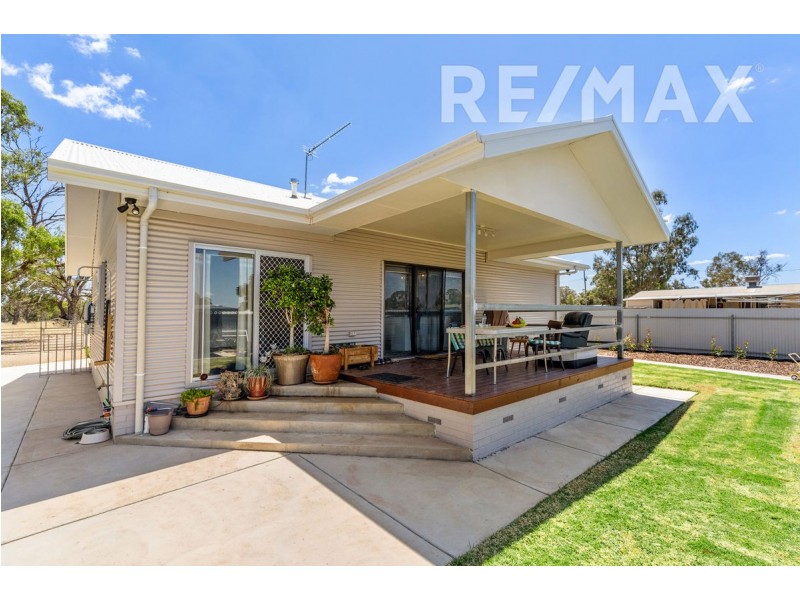 18 Bull Street, Currawarna NSW 2650